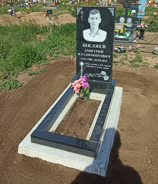 установка памятника на могиле